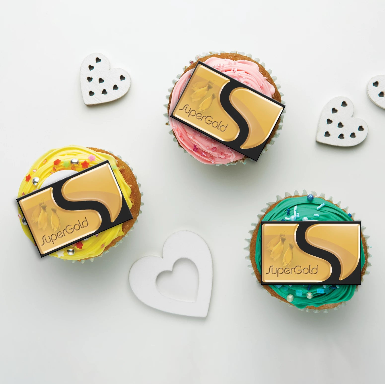 Super Gold Card edible cake image.