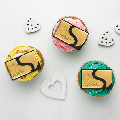 Super Gold Card edible cake image.